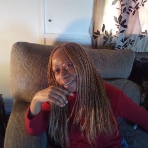 Meet your Posher, Debbie